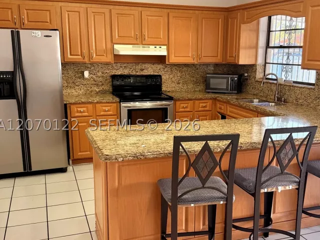 3-bedroom home for rent in Miami - 2219 SW 137th Pl - MondialRealty