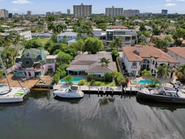 3-bedroom home for rent in Fort Lauderdale - 2427 Sea Island Drive - MondialRealty