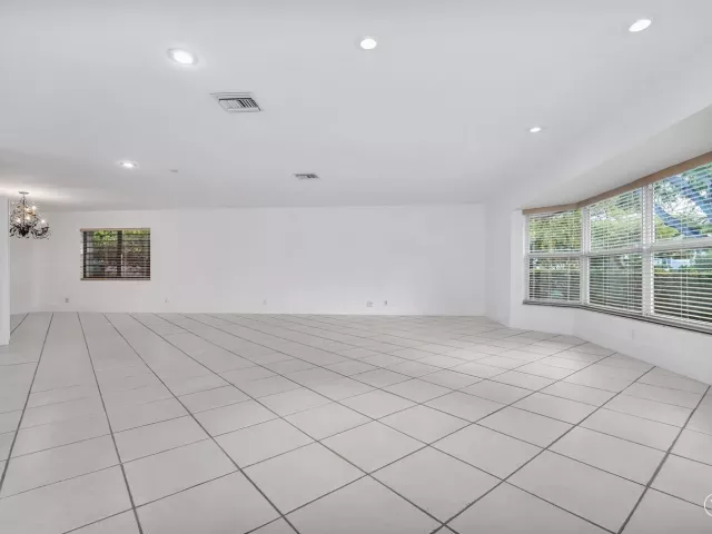 3-bedroom home for rent in Fort Lauderdale - 2427 Sea Island Drive - MondialRealty