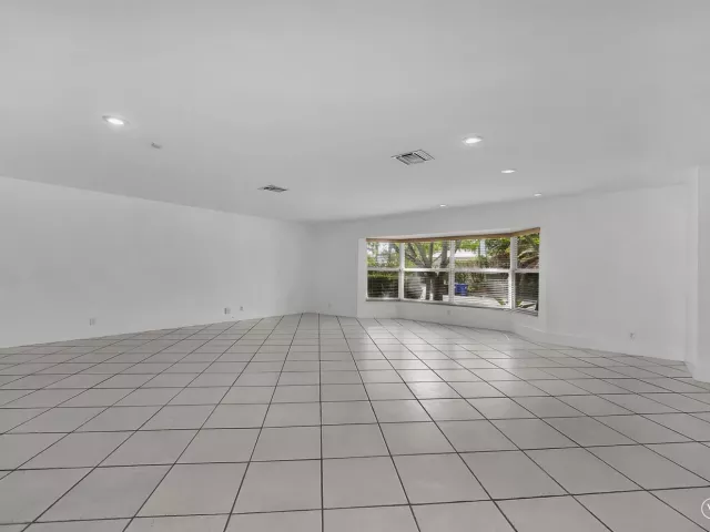 3-bedroom home for rent in Fort Lauderdale - 2427 Sea Island Drive - MondialRealty