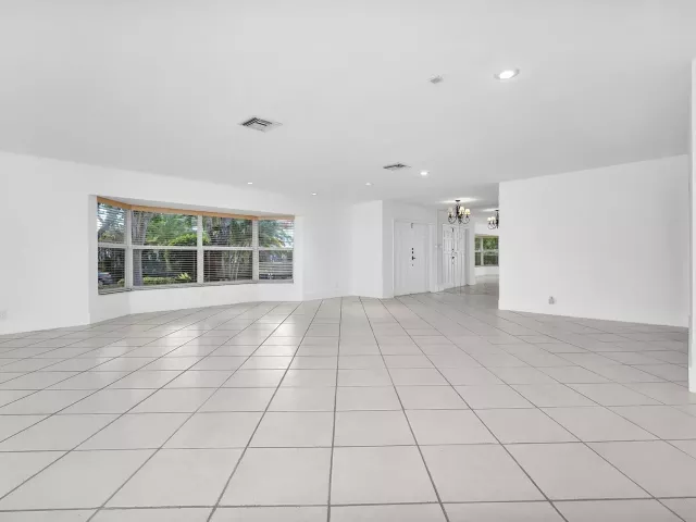 3-bedroom home for rent in Fort Lauderdale - 2427 Sea Island Drive - MondialRealty