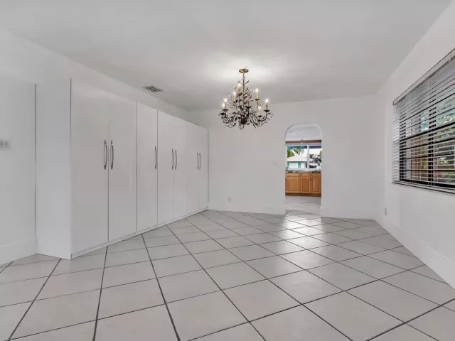 3-bedroom home for rent in Fort Lauderdale - 2427 Sea Island Drive - MondialRealty