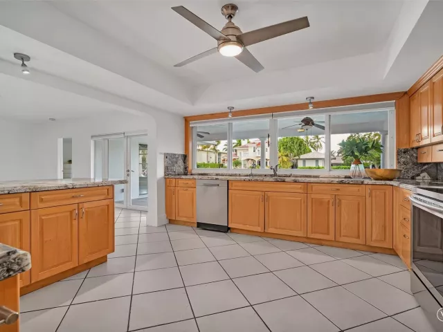 3-bedroom home for rent in Fort Lauderdale - 2427 Sea Island Drive - MondialRealty