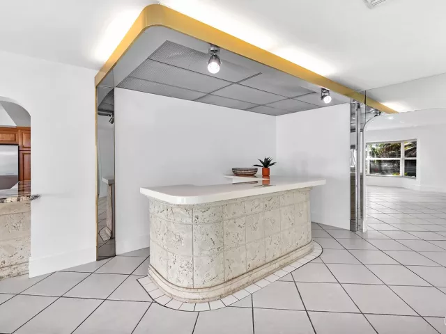 3-bedroom home for rent in Fort Lauderdale - 2427 Sea Island Drive - MondialRealty