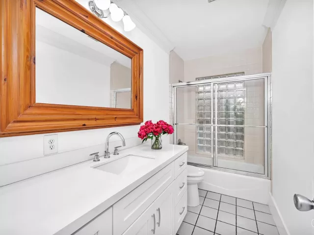 3-bedroom home for rent in Fort Lauderdale - 2427 Sea Island Drive - MondialRealty