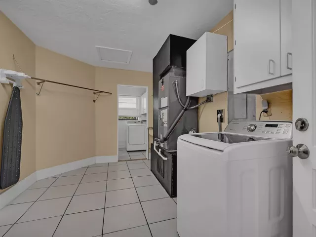 3-bedroom home for rent in Fort Lauderdale - 2427 Sea Island Drive - MondialRealty