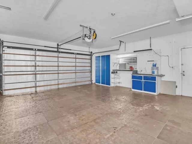 3-bedroom home for rent in Fort Lauderdale - 2427 Sea Island Drive - MondialRealty