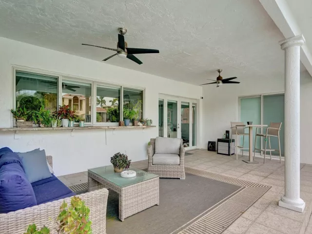 3-bedroom home for rent in Fort Lauderdale - 2427 Sea Island Drive - MondialRealty