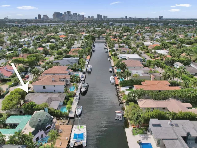 3-bedroom home for rent in Fort Lauderdale - 2427 Sea Island Drive - MondialRealty
