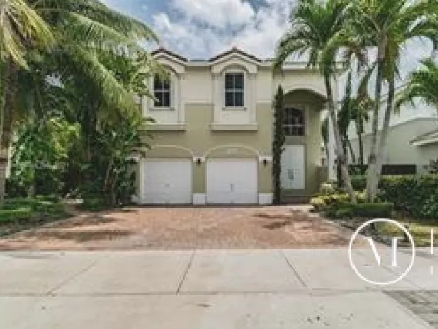 4-bedroom home for sale in Doral - 11344 NW 46th Lane - MondialRealty