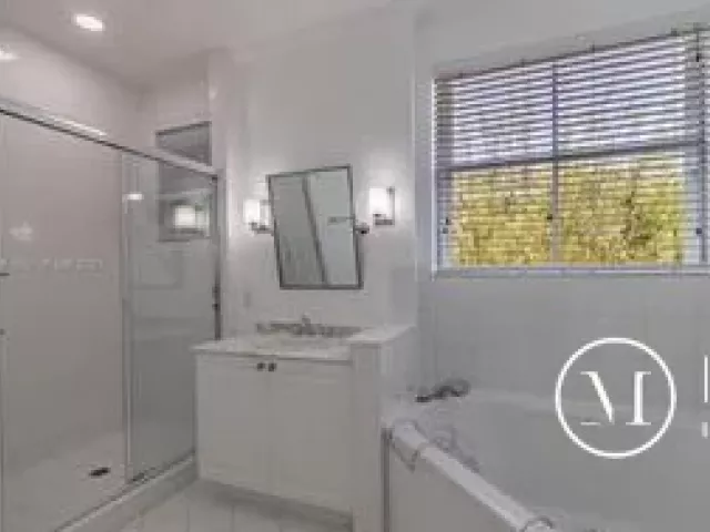 4-bedroom home for sale in Doral - 11344 NW 46th Lane - MondialRealty