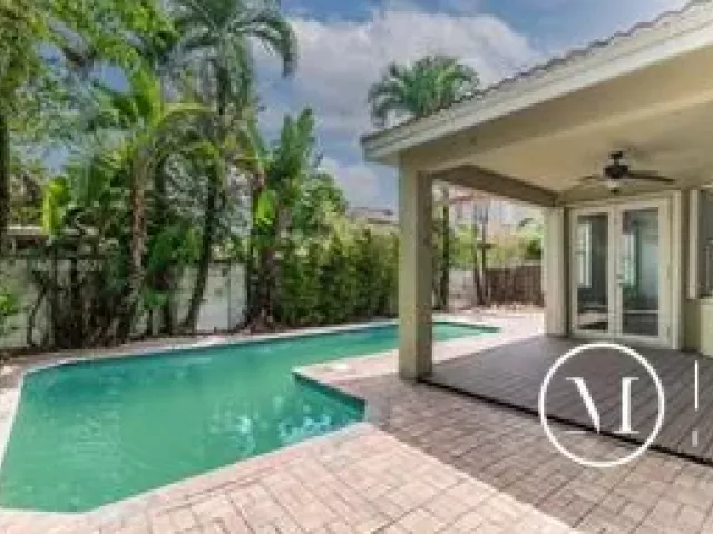 4-bedroom home for sale in Doral - 11344 NW 46th Lane - MondialRealty