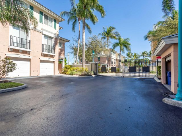 2-bedroom home for rent in Delray Beach - 260 NE 3rd Street 4-D - MondialRealty