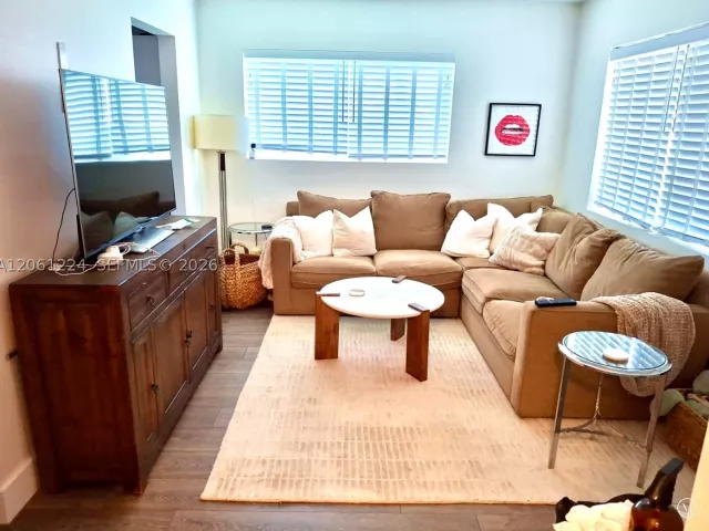 2-bedroom home for rent in Miami -  - MondialRealty