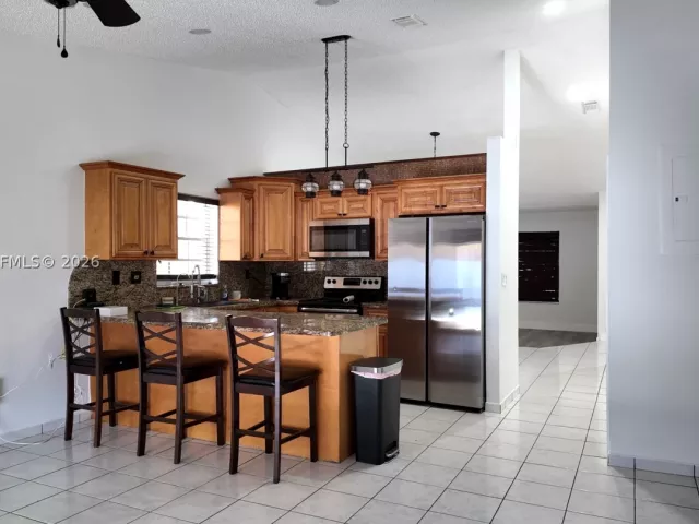 3-bedroom home for rent in Miami - 11570 SW 144th Path - MondialRealty