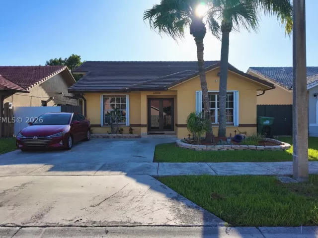 3-bedroom home for rent in Miami - 11570 SW 144th Path - MondialRealty