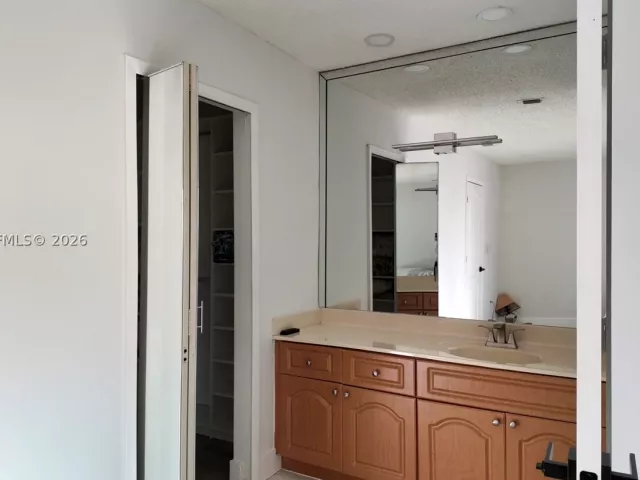 3-bedroom home for rent in Miami - 11570 SW 144th Path - MondialRealty