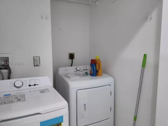 3-bedroom home for rent in Miami - 11570 SW 144th Path - MondialRealty