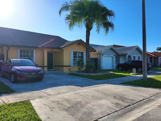 3-bedroom home for rent in Miami - 11570 SW 144th Path - MondialRealty