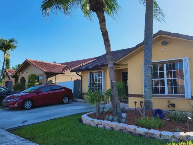 3-bedroom home for rent in Miami - 11570 SW 144th Path - MondialRealty