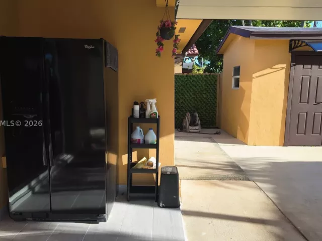 3-bedroom home for rent in Miami - 11570 SW 144th Path - MondialRealty
