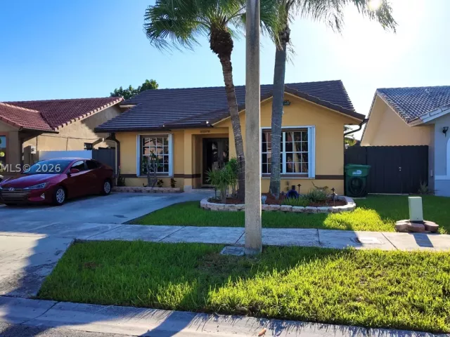 3-bedroom home for rent in Miami - 11570 SW 144th Path - MondialRealty