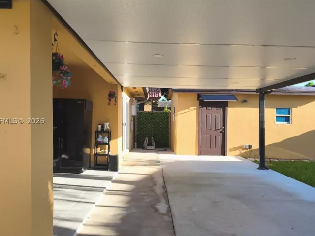 3-bedroom home for rent in Miami - 11570 SW 144th Path - MondialRealty
