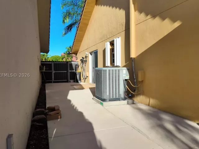 3-bedroom home for rent in Miami - 11570 SW 144th Path - MondialRealty
