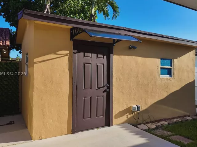 3-bedroom home for rent in Miami - 11570 SW 144th Path - MondialRealty
