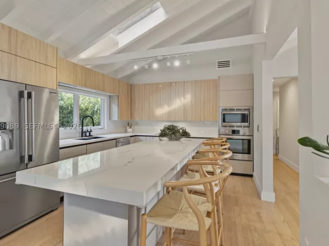 4-bedroom home for rent in Miami - 4011 HARDIE AVENUE - MondialRealty