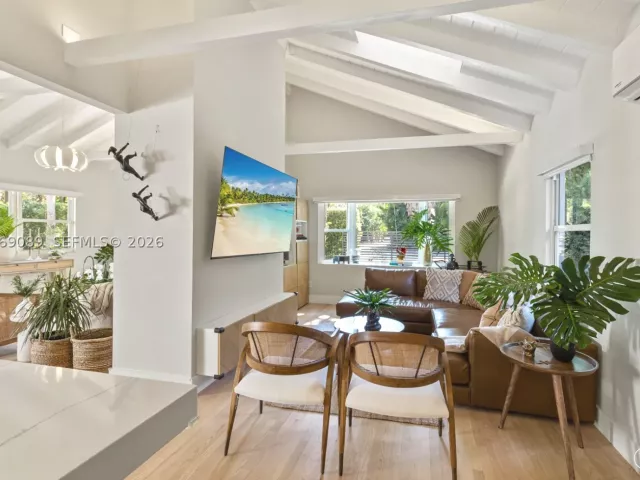 4-bedroom home for rent in Miami - 4011 HARDIE AVENUE - MondialRealty