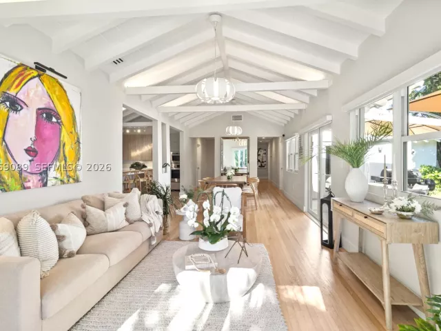 4-bedroom home for rent in Miami - 4011 HARDIE AVENUE - MondialRealty
