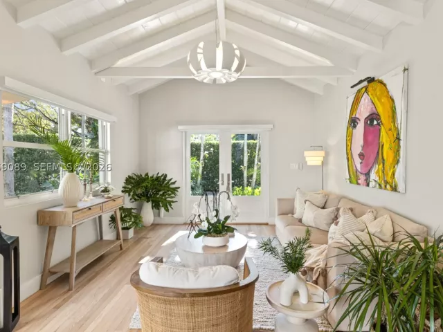 4-bedroom home for rent in Miami - 4011 HARDIE AVENUE - MondialRealty