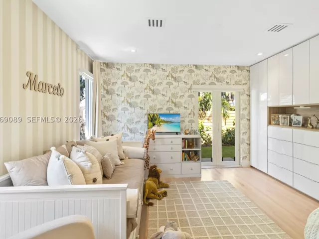 4-bedroom home for rent in Miami - 4011 HARDIE AVENUE - MondialRealty
