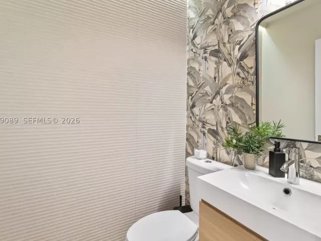4-bedroom home for rent in Miami - 4011 HARDIE AVENUE - MondialRealty
