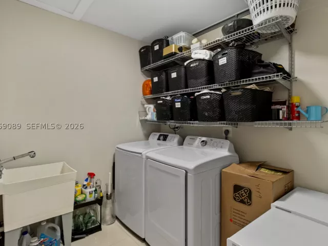 4-bedroom home for rent in Miami - 4011 HARDIE AVENUE - MondialRealty