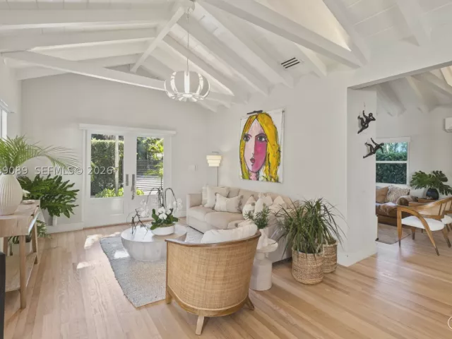 4-bedroom home for rent in Miami - 4011 HARDIE AVENUE - MondialRealty