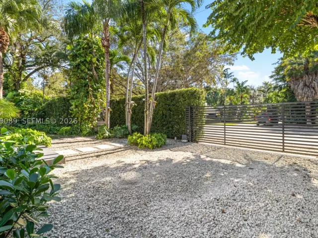 4-bedroom home for rent in Miami - 4011 HARDIE AVENUE - MondialRealty