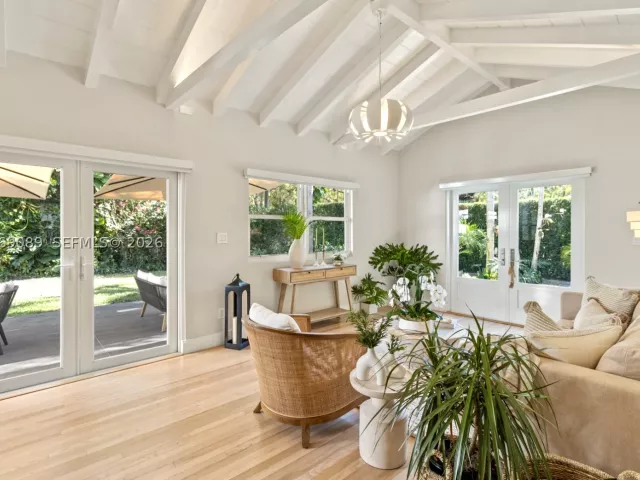 4-bedroom home for rent in Miami - 4011 HARDIE AVENUE - MondialRealty