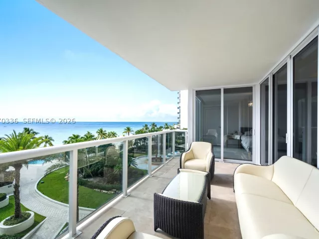 3-bedroom condo for sale in Sunny Isles Beach - 19111 Collins Ave 403 - MondialRealty