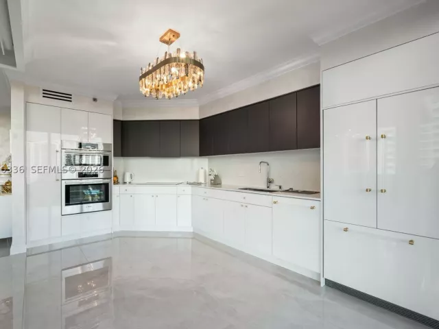 3-bedroom condo for sale in Sunny Isles Beach - 19111 Collins Ave 403 - MondialRealty