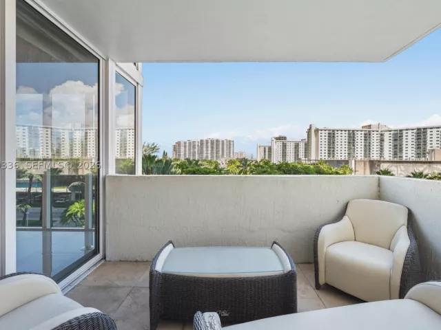 3-bedroom condo for sale in Sunny Isles Beach - 19111 Collins Ave 403 - MondialRealty