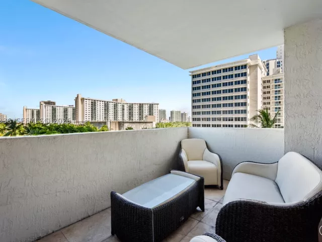 3-bedroom condo for sale in Sunny Isles Beach - 19111 Collins Ave 403 - MondialRealty