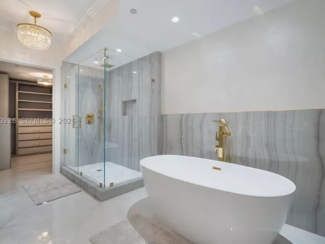 3-bedroom condo for sale in Sunny Isles Beach - 19111 Collins Ave 403 - MondialRealty
