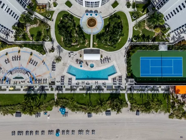 3-bedroom condo for sale in Sunny Isles Beach - 19111 Collins Ave 403 - MondialRealty