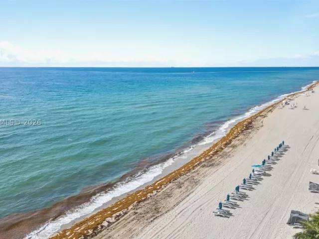 3-bedroom condo for sale in Sunny Isles Beach - 19111 Collins Ave 403 - MondialRealty