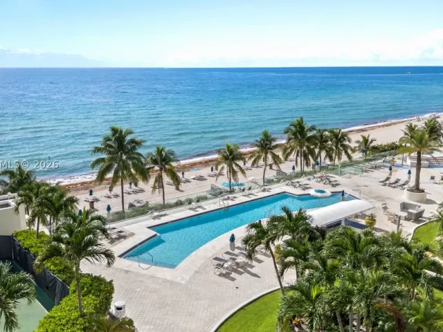 3-bedroom condo for sale in Sunny Isles Beach - 19111 Collins Ave 403 - MondialRealty