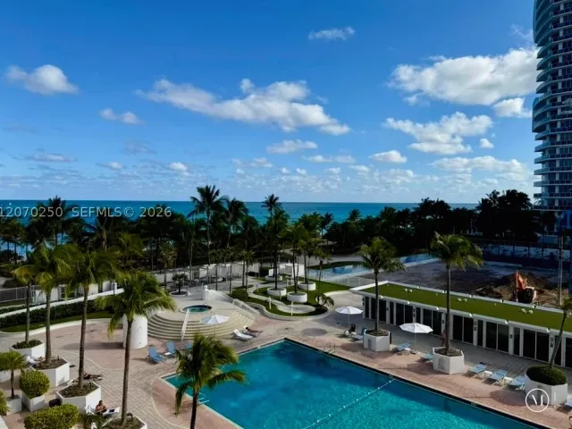 1-bedroom condo for rent in Bal Harbour - 10275 Collins Ave 415 - MondialRealty