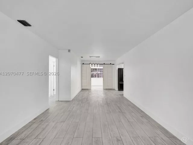 2-bedroom home for sale in Hollywood - 2446 Fillmore St - MondialRealty