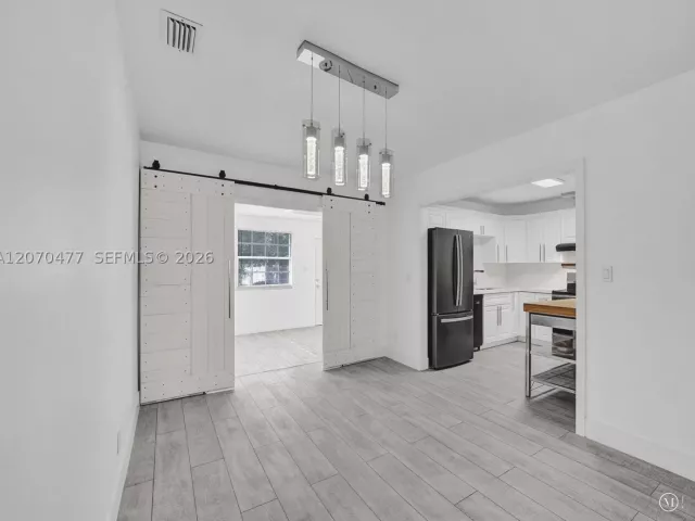 2-bedroom home for sale in Hollywood - 2446 Fillmore St - MondialRealty